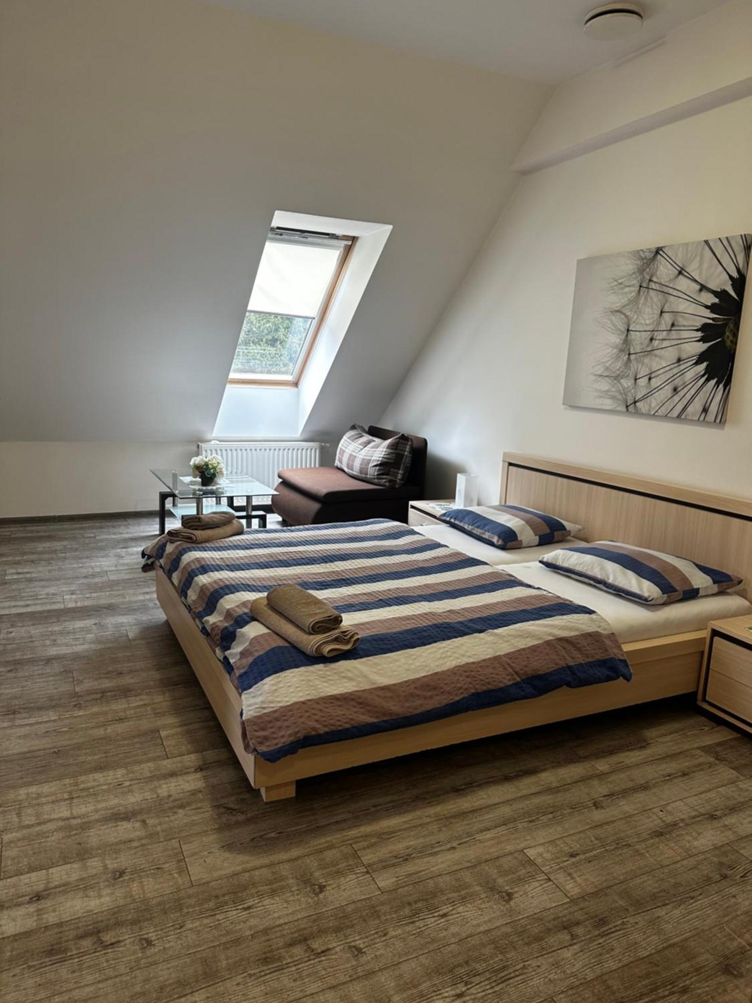 Penzion-Hutira Relax Club Handlova Luaran gambar