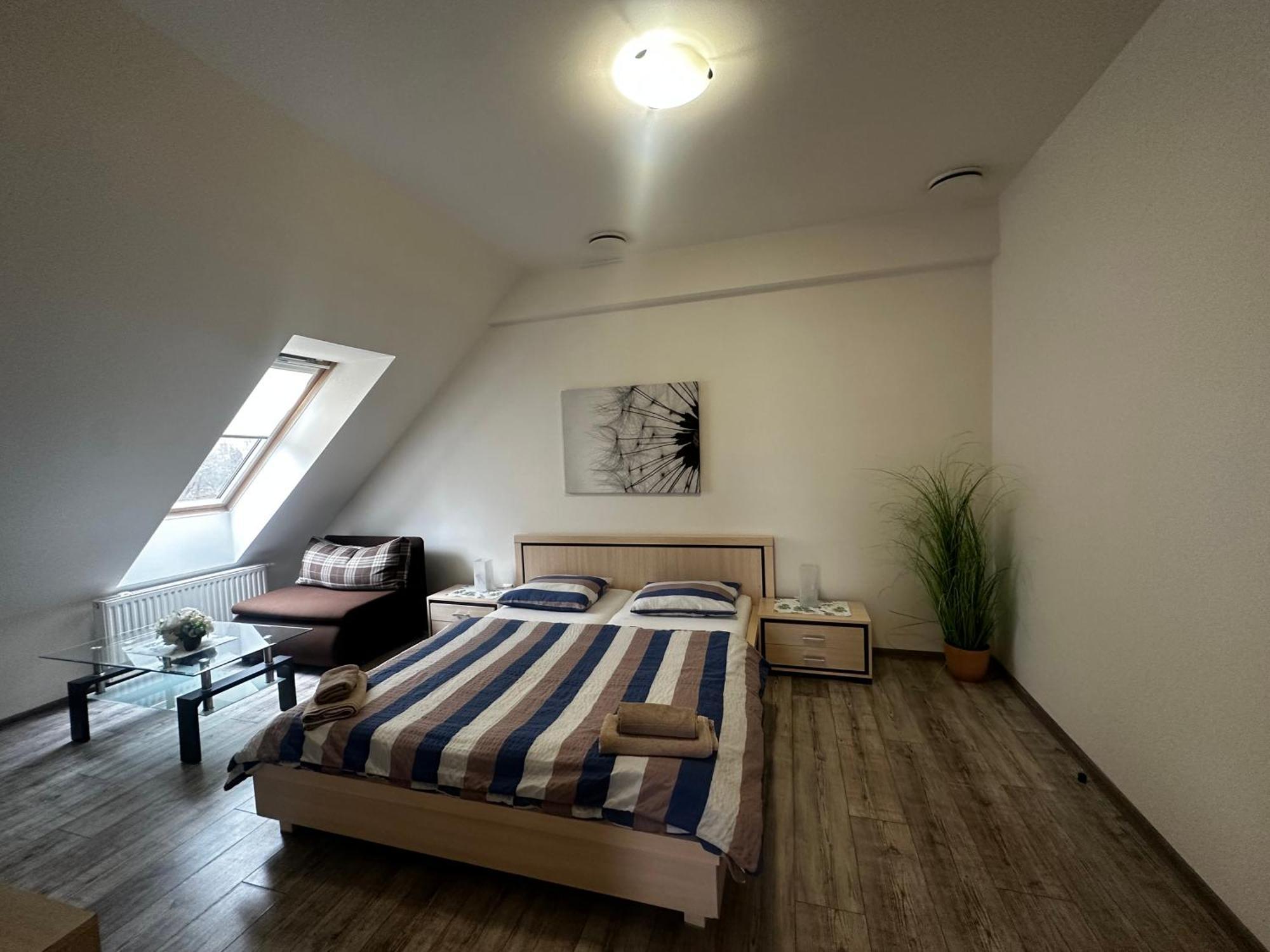 Penzion-Hutira Relax Club Handlova Luaran gambar