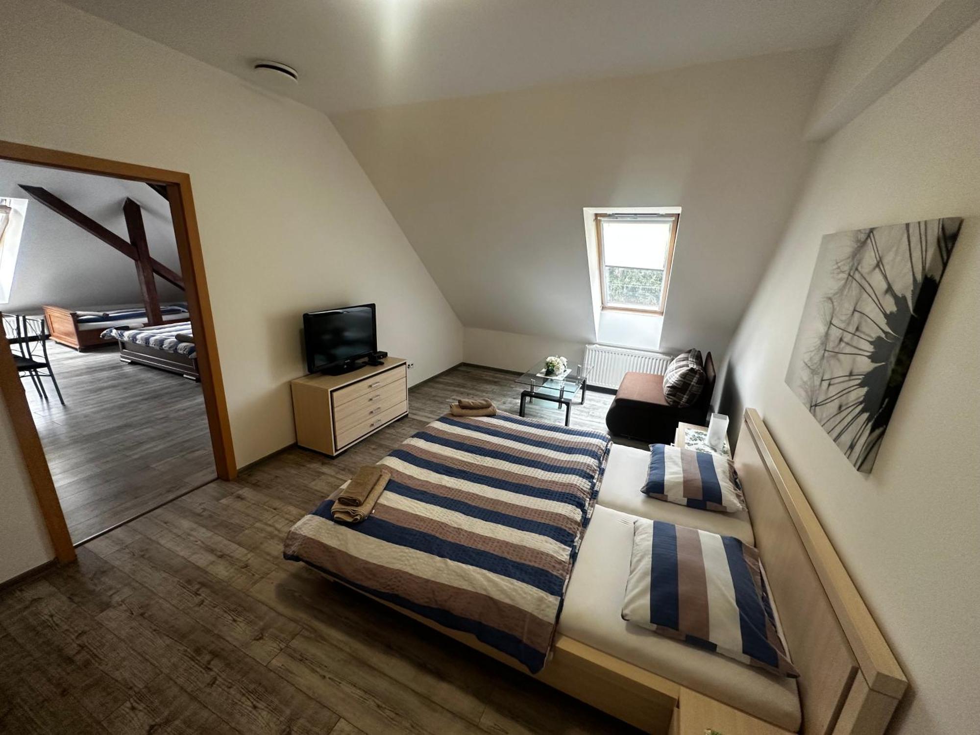 Penzion-Hutira Relax Club Handlova Luaran gambar