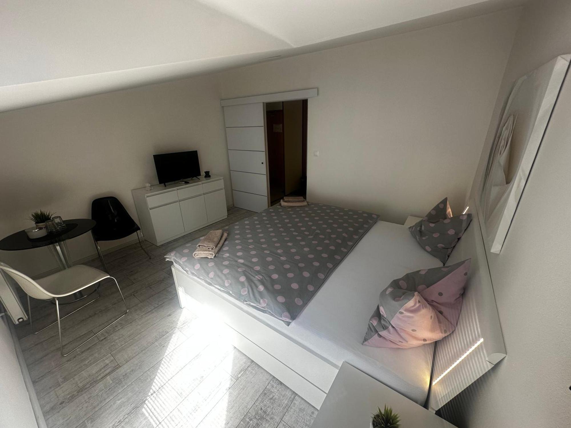 Penzion-Hutira Relax Club Handlova Luaran gambar