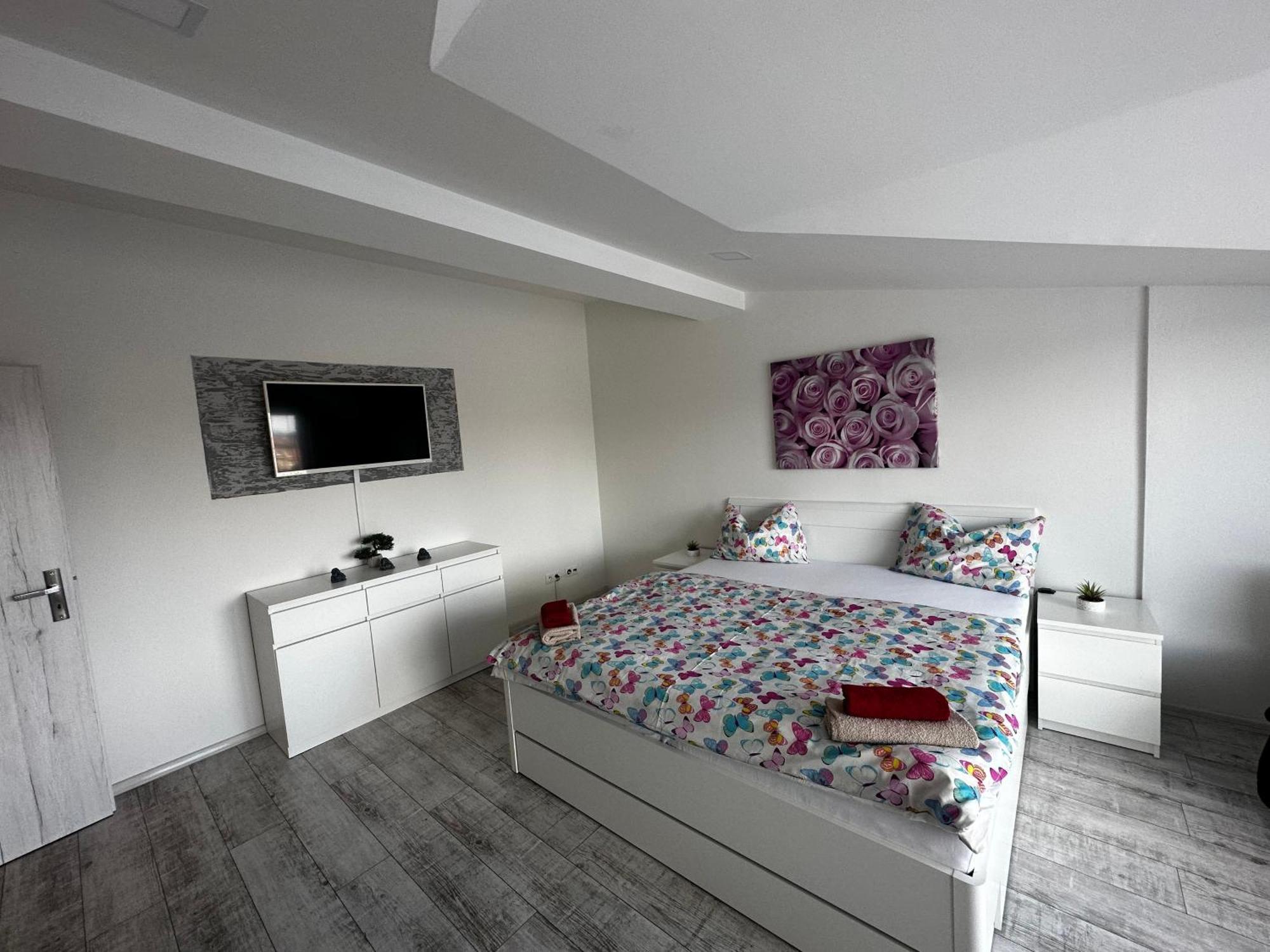 Penzion-Hutira Relax Club Handlova Luaran gambar