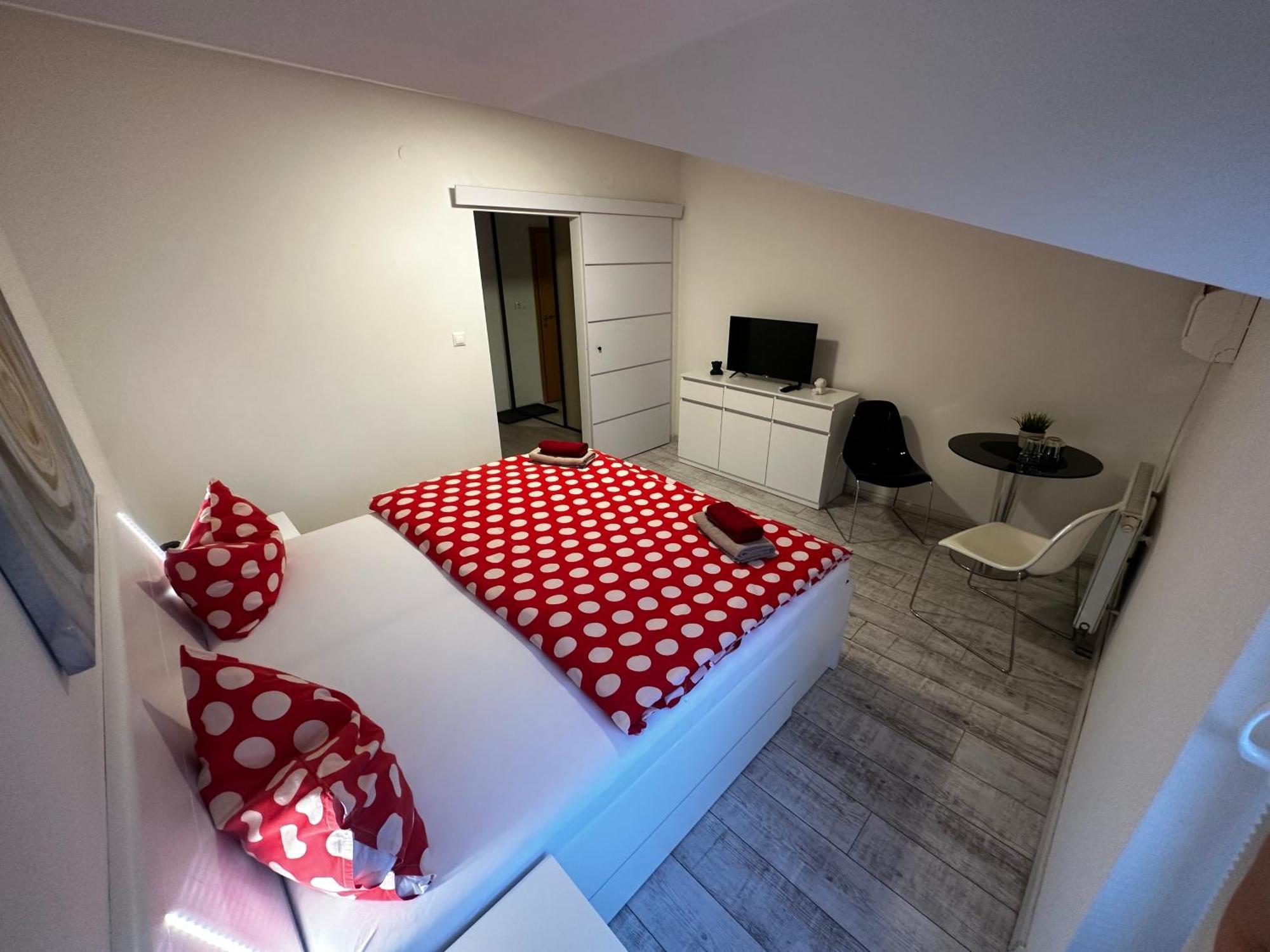 Penzion-Hutira Relax Club Handlova Luaran gambar